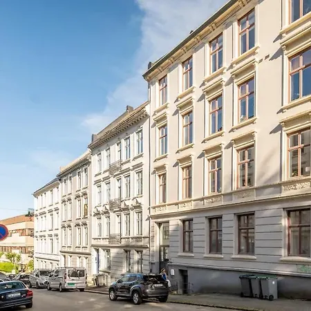 Апартаменты Dinbnb Appartments L 250 Meters From Bybanen I Vilvite I Built In 1800s Берген